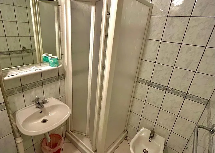 מלון Sacramora 3*